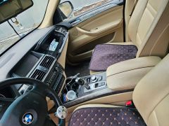 Photo of the vehicle BMW X5