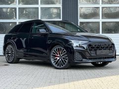 Photo of the vehicle Audi Q8