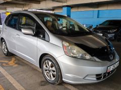 Photo of the vehicle Honda Fit