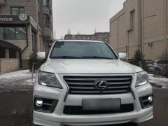 Photo of the vehicle Lexus LX