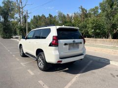 Сүрөт унаа Toyota Land Cruiser Prado