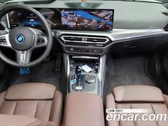 Photo of the vehicle BMW i4