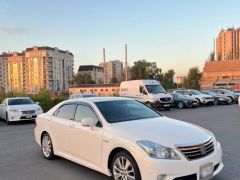 Photo of the vehicle Toyota Crown