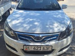 Фото авто BYD E5