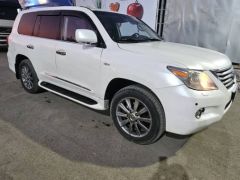 Photo of the vehicle Lexus LX