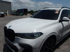 Photo of the vehicle BMW X7