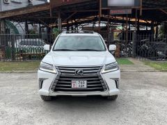 Photo of the vehicle Lexus LX