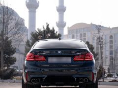 Photo of the vehicle BMW M5