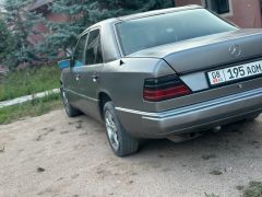 Photo of the vehicle Mercedes-Benz W124