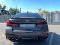 Photo of the vehicle BMW M5