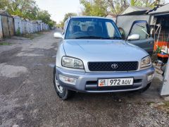 Сүрөт унаа Toyota RAV4