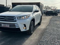 Photo of the vehicle Toyota Highlander