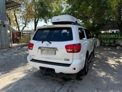 Сүрөт унаа Toyota Sequoia