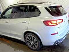 Photo of the vehicle BMW X5