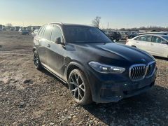 Photo of the vehicle BMW X5