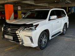 Photo of the vehicle Lexus LX