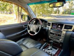 Сүрөт унаа Lexus LX