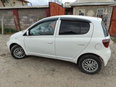 Сүрөт унаа Toyota Vitz