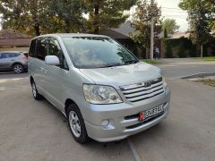 Фото авто Toyota Noah