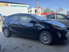 Сүрөт унаа Toyota Prius c