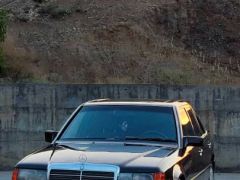 Сүрөт унаа Mercedes-Benz W124