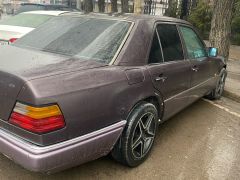 Сүрөт унаа Mercedes-Benz W124