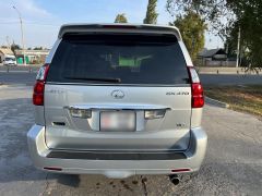 Photo of the vehicle Lexus GX