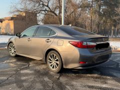 Photo of the vehicle Lexus ES