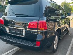 Photo of the vehicle Lexus LX