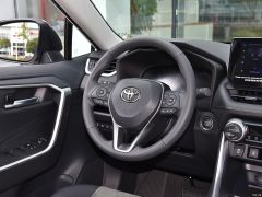 Сүрөт унаа Toyota RAV4