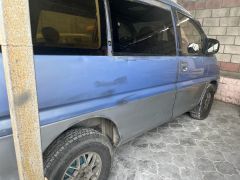 Сүрөт унаа Mitsubishi Delica