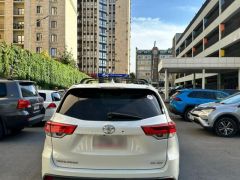 Сүрөт унаа Toyota Highlander