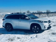 Photo of the vehicle Toyota Highlander