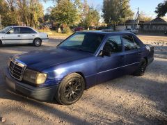 Сүрөт унаа Mercedes-Benz W124