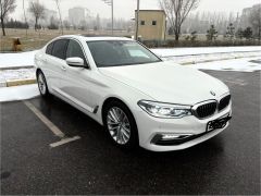 Photo of the vehicle BMW 5 Series