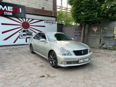 Photo of the vehicle Toyota Crown