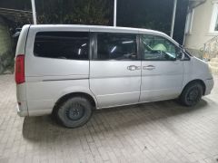 Сүрөт унаа Nissan Serena