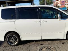 Фото авто Toyota Voxy