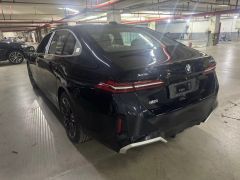 Photo of the vehicle BMW 5 Series