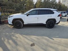 Сүрөт унаа Toyota RAV4