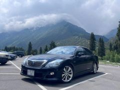 Photo of the vehicle Toyota Crown