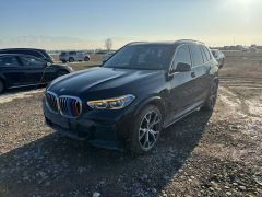 Photo of the vehicle BMW X5