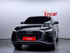 Сүрөт унаа Audi Q8