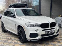 Photo of the vehicle BMW X5