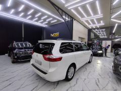 Фото авто Toyota Sienna