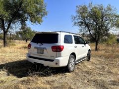 Фото авто Toyota Sequoia