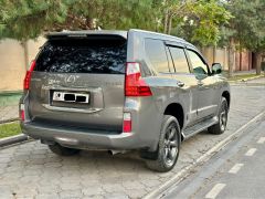 Photo of the vehicle Lexus GX