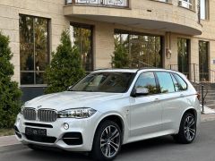 Photo of the vehicle BMW X5