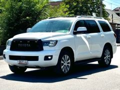 Сүрөт унаа Toyota Sequoia