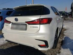 Photo of the vehicle Lexus CT